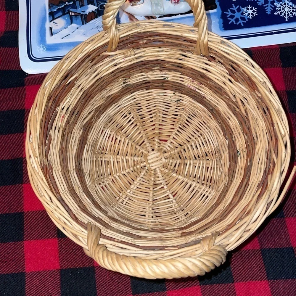 Vintage Round 9” Circumference wicker Basket